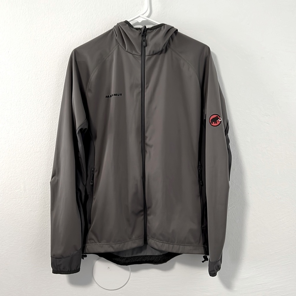Mammut gray hooded light jacket, size M